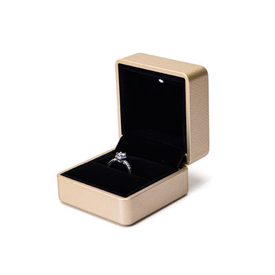 Ювелирный пакет Hanhong Gold Leather LED Ring Box с шелковым экраном и светом
