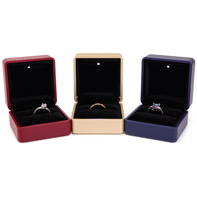 Hanhong Custom Ring Box с легким 6,5*6,5*4,5 см Размер Черная кожа и бархатный материал