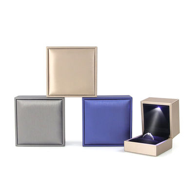 Ювелирный пакет для Hanhong Custom Logo Luxury faux leather silver LED box Свяжитесь с нами