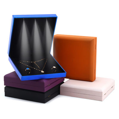 Hanhong Custom Logo White Light Jewelry Packaging Box Set с кольцевым ожерельем и серьгами