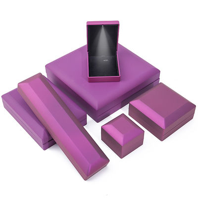 Custom Logo Rectangle Purple LED Jewelry Box для розничной продажи в прямоугольной форме