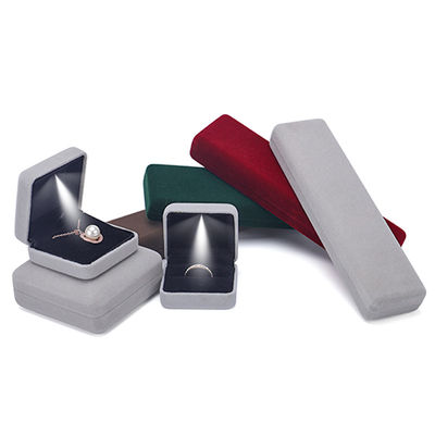 Hanhong Embossed Luxury LED Velvet Brown Jewelry Packaging Box Custom Ring Box with Light (Ханхунг Эмбосированный роскошный светодиодный бархатный коричневый ювелирный упаковочный ящик)