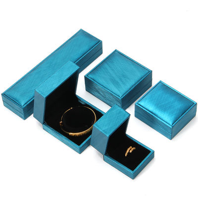 Custom Logo Printed Ring Box Hanhong 2022 Black Lining PU Leather Jewelry Package Set (Сет ювелирных изделий из кожи с черной подкладкой)