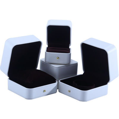Белый PU Leather Jewelry Packaging Box for Wedding Necklace Earrings Ring 9.5*9.5*6 см.