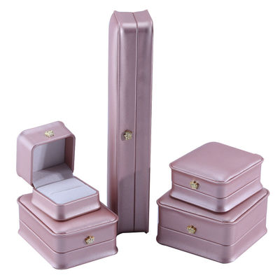 Luxury Gold Crown Design PU Leather Jewelry Package Box for Bracelet Necklace Ring (Люксовый золотой дизайн кожевенного ювелирного изделия)