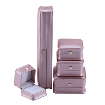 Luxury Gold Crown Design PU Leather Jewelry Package Box for Bracelet Necklace Ring (Люксовый золотой дизайн кожевенного ювелирного изделия)