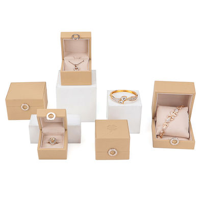 Custom Hot Stamping Logo Four-Leaf Clover PU Leather Jewelry Box для кольцов индивидуального размера