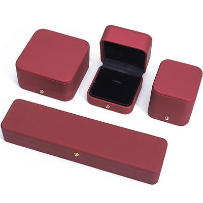Wind Red Sleek PU Leather Jewelry Storage Packaging Box с золотой кнопкой