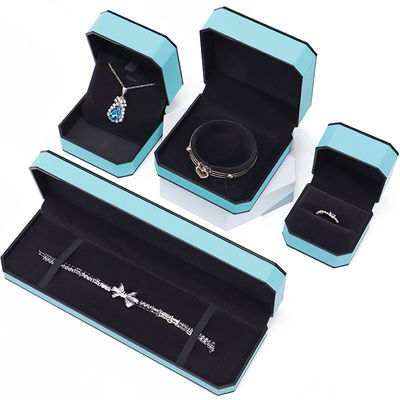 Cyan Sleek Восьмиугольная фальшивая кожаная ювелирная коробка с черным орнаментом