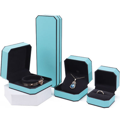 Cyan Sleek Восьмиугольная фальшивая кожаная ювелирная коробка с черным орнаментом