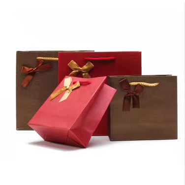 Красный свет зеленый бархат ювелирные украшения обручальное кольцо упаковка перевернуть ювелирные изделия