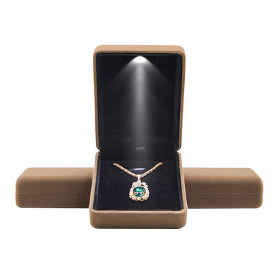 Hanhong Embossed Luxury LED Velvet Brown Jewelry Packaging Box Custom Ring Box with Light (Ханхунг Эмбосированный роскошный светодиодный бархатный коричневый ювелирный упаковочный ящик)